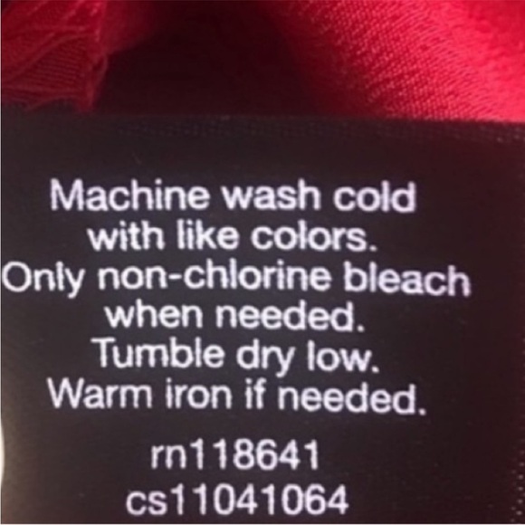 NWOT 26/28 Lane Bryant Red Button Front Long Sleeve Blouse - Picture 3 of 10